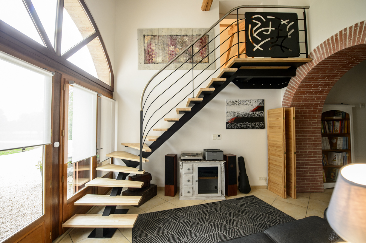 escalier-metal-design-ferronier-artisans-reno escalier quart tournant en metal design