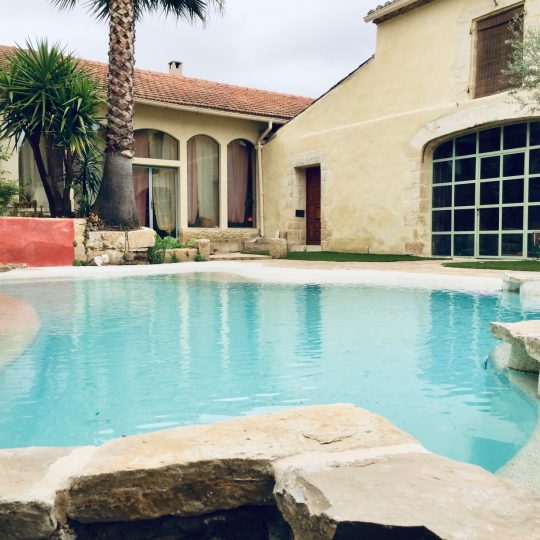 villa-piscine-sur-mesure-beton-projete-hdp-piscine
