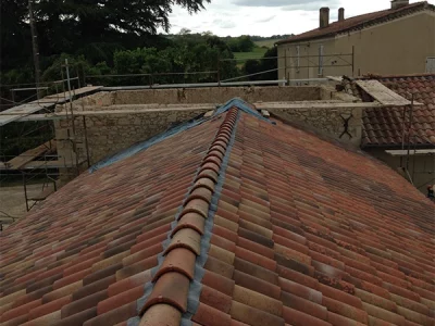 Rénovation toiture : charpente fermette et couverture
